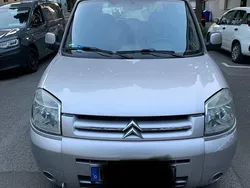 Grau Gebraucht 2005 Citroën Berlingo Van / Kleinbus | 3.100 €