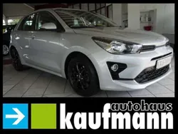 Seidensilber Gebraucht 2023 Kia Rio Edition 7 Kleinwagen | 13.490 € (Fairer Preis)