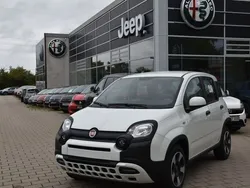 Weiß Gebraucht 2023 Fiat Panda Cross Cross Kleinwagen | 15.790 € (Etwas zu teuer)