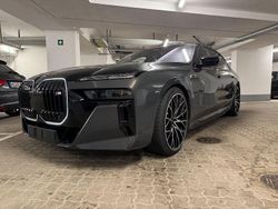 Schwarz Gebraucht 2023 BMW M760e Limousine | 120.000 € (Fairer Preis)