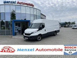 Weiss Gebraucht 2023 Iveco Massif Limousine | 27.990 €