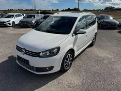 Weiß Gebraucht 2012 VW Touran Highline Van / Kleinbus | 10.990 € (Etwas zu teuer)