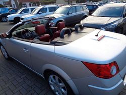 Grau Gebraucht 2006 Renault Mégane Cabriolet Dynamique Cabrio | 4.800 € (Etwas zu teuer)