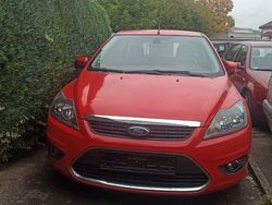 Rot Gebraucht 2009 Ford Focus Style Kombi | 1.300 € (Guter Preis)