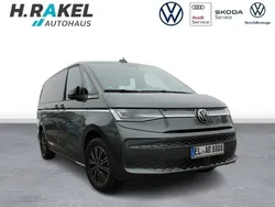 Grau Gebraucht 2024 VW T7 Style Van | 70.490 €
