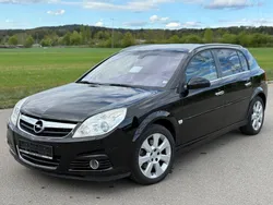 Schwarz Gebraucht 2006 Opel Signum Cosmo Kombi | 1.890 € (Fairer Preis)