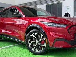 Rot Gebraucht 2022 Ford Mustang Mach-E SUV | 34.950 € (Fairer Preis)