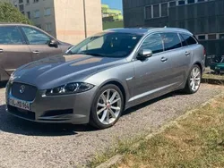 Grau Gebraucht 2014 Jaguar XF Limousine | 14.000 €