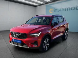 Rot Gebraucht 2024 Volvo XC40 Plus SUV | 38.299 € (Fairer Preis)