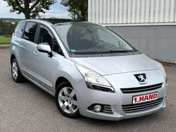 Silber Gebraucht 2013 Peugeot 5008 Family Van / Kleinbus | 8.950 € (Etwas zu teuer)