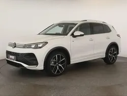 Weiß Gebraucht 2024 VW Tiguan R-line SUV | 48.484 € (Superpreis)