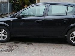 Schwarz Gebraucht 2009 Opel Astra Selection Limousine | 1.150 € (Guter Preis)