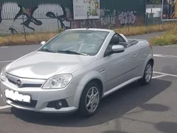 Grau Gebraucht 2006 Opel Tigra Cabrio | 1.800 € (Etwas zu teuer)