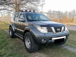 Grau Gebraucht 2008 Nissan Pathfinder SUV | 11.600 € (Etwas zu teuer)