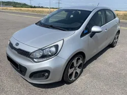 Silber Gebraucht 2012 Kia Rio Spirit Limousine | 2.900 € (Etwas zu teuer)