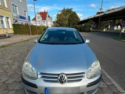 Silber Gebraucht 2005 VW Golf V Kleinwagen | 2.999 € (Fairer Preis)