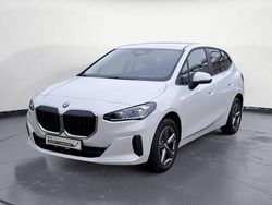 Weiß Gebraucht 2024 BMW 220 Active Tourer Van / Kleinbus | 30.850 € (Fairer Preis)