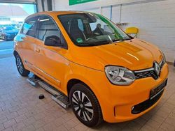 Gelb Gebraucht 2023 Renault Twingo Kleinwagen | 15.999 € (Fairer Preis)