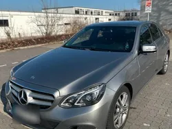 Grau Gebraucht 2014 Mercedes E200 Limousine | 15.250 € (Fairer Preis)