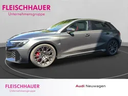 Daytonagrau perleffekt Neu 2024 Audi RS3 Sportback Sport Kleinwagen | 73.990 €