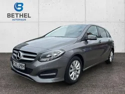 Grau Gebraucht 2018 Mercedes B180 Style Van / Kleinbus | 15.990 € (Guter Preis)