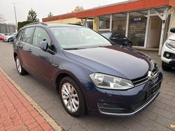 Blau Gebraucht 2016 VW Golf VII LOUNGE Limousine | 10.900 € (Guter Preis)