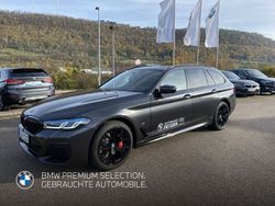 Sophistograu brillanteffekt me Gebraucht 2022 BMW 530 M Sport Kombi | 52.790 €