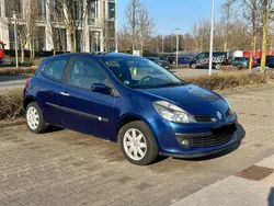Blau Gebraucht 2005 Renault Clio II Dynamique Limousine | 1.300 € (Fairer Preis)