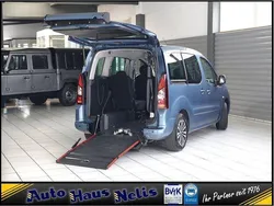 Blau Gebraucht 2018 Peugeot Partner Tepee Active Van / Kleinbus | 22.990 €