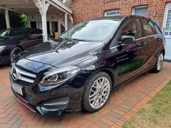 Schwarz Gebraucht 2015 Mercedes B200 Van / Kleinbus | 10.500 € (Guter Preis)