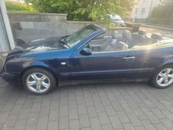 Blau Gebraucht 1999 Mercedes CLK230 Elegance Cabrio | 4.000 € (Fairer Preis)