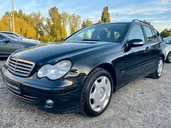 Obsidianschwarz metalliclack Gebraucht 2005 Mercedes C200 Classic Kombi | 1.900 € (Fairer Preis)
