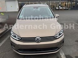 Gold Gebraucht 2015 VW Golf Sportsvan Highline Van / Kleinbus | 15.490 € (Fairer Preis)