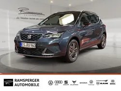 Grau (magnetic grau metallic / midnight schwar) Gebraucht 2024 Seat Arona FR SUV | 21.960 € (Fairer Preis)
