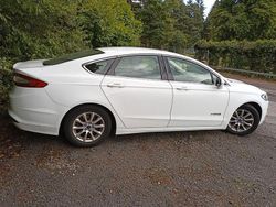 Weiß Gebraucht 2016 Ford Mondeo Limousine | 8.800 € (Superpreis)