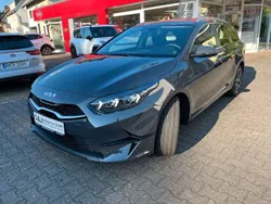 (h8g) dark penta metal m Gebraucht 2024 Kia Ceed Sportswagon Spirit Kombi | 25.990 € (Guter Preis)