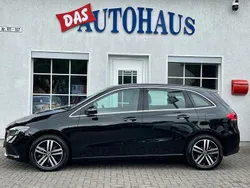 Schwarz Gebraucht 2020 Mercedes B250e Van / Kleinbus | 24.900 € (Superpreis)
