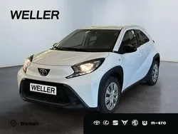 Weiß Gebraucht 2022 Toyota Aygo X-play Kleinwagen | 13.990 € (Fairer Preis)