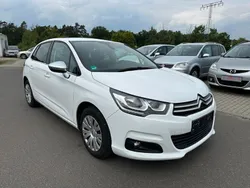 Weiß Gebraucht 2016 Citroën C4 SELECTION Limousine | 4.990 € (Superpreis)