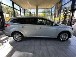 Silber Gebraucht 2018 Ford Focus Limousine | 10.790 € (Guter Preis)