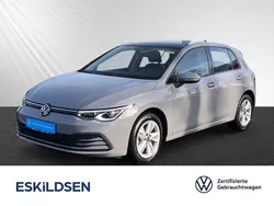 Mondsteingrau Gebraucht 2024 VW Golf VIII Life Limousine | 26.980 € (Fairer Preis)