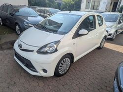 Weiß Gebraucht 2014 Toyota Aygo Kleinwagen | 3.999 € (Guter Preis)