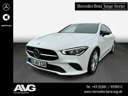 Weiß Gebraucht 2022 Mercedes CLA180 Shooting Brake Progressive Kombi | 27.900 € (Fairer Preis)