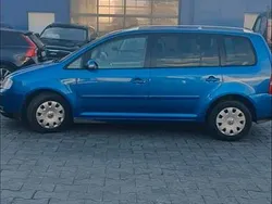 Blau Gebraucht 2004 VW Touran Van / Kleinbus | 1.600 € (Guter Preis)