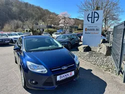 Blau Gebraucht 2011 Ford Focus Titanium Limousine | 5.995 € (Etwas zu teuer)