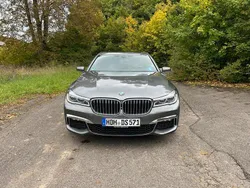 Grau Gebraucht 2017 BMW 740 Limousine | 24.800 €
