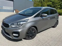Grau Gebraucht 2018 Kia Carens 2 Van / Kleinbus | 7.400 € (Guter Preis)