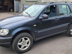 Andere farben Gebraucht 1999 Mercedes ML230 SUV | 1.900 €