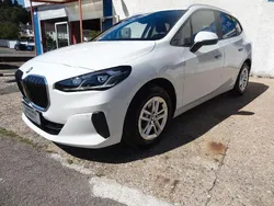 Weiß Gebraucht 2022 BMW 218 Active Tourer Sport Line Van / Kleinbus | 24.990 € (Fairer Preis)