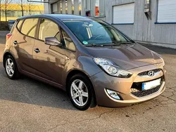 Braun Gebraucht 2011 Hyundai ix20 Comfort Van / Kleinbus | 6.299 € (Fairer Preis)